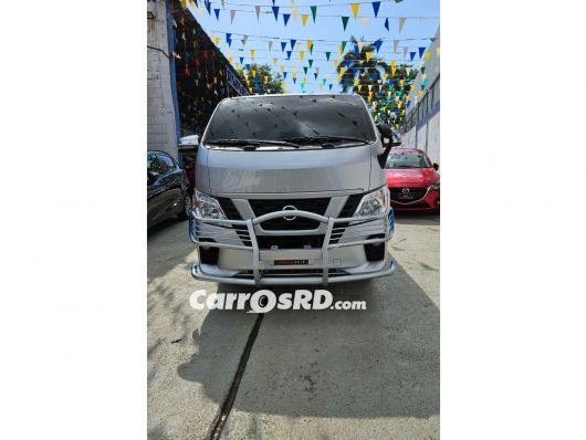 Nissan NV Autobus en venta