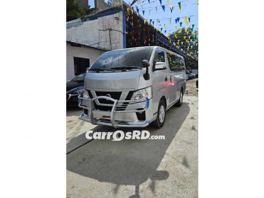 Nissan NV Autobus en venta