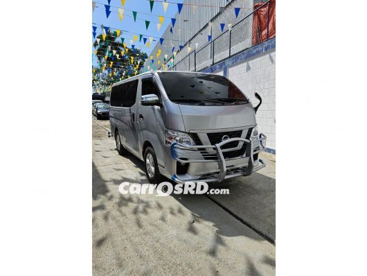 Nissan NV Autobus en venta