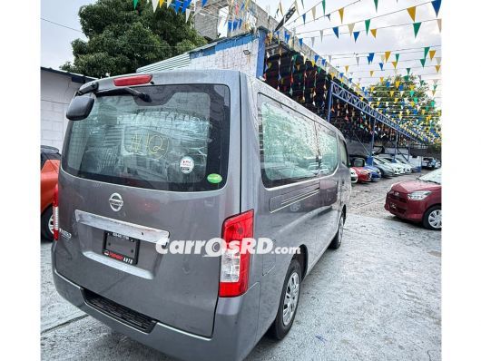 Nissan NV Autobus en venta