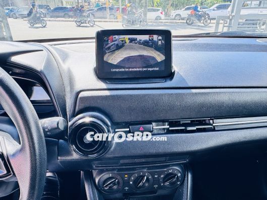 Mazda Demio Carros en venta