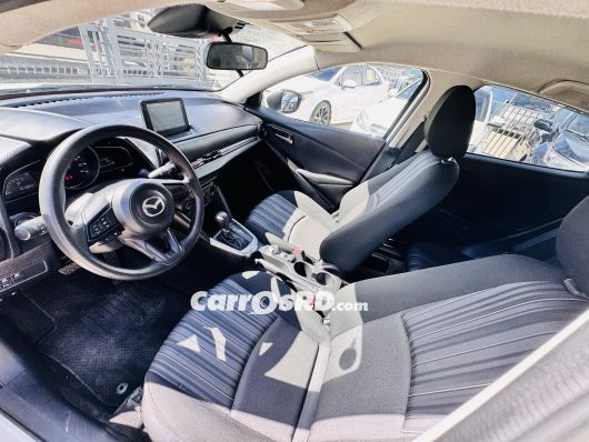 Mazda Demio Carros en venta