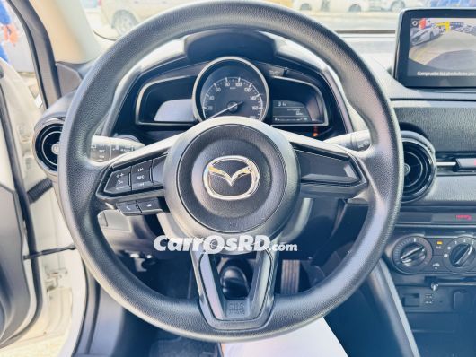 Mazda Demio Carros en venta