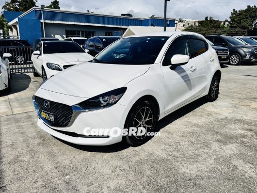 Mazda Demio Carros en venta