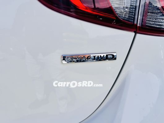 Mazda Demio Carros en venta