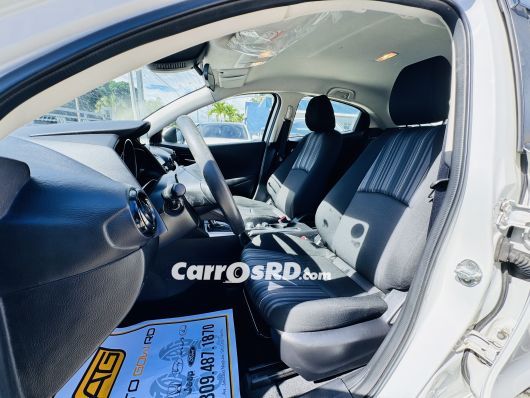 Mazda Demio Carros en venta