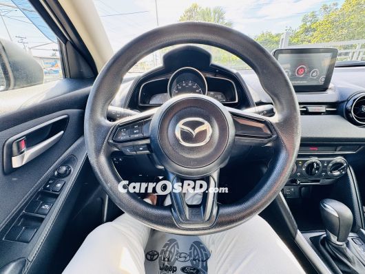 Mazda Demio Carros en venta