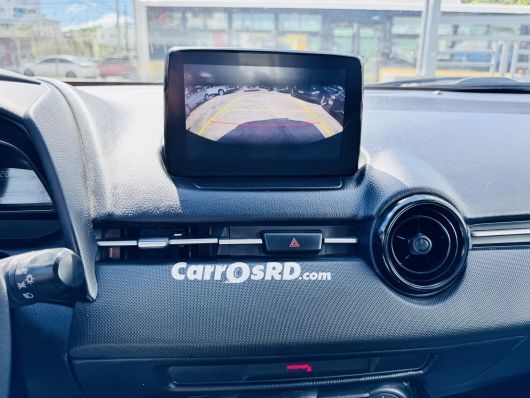 Mazda Demio Carros en venta