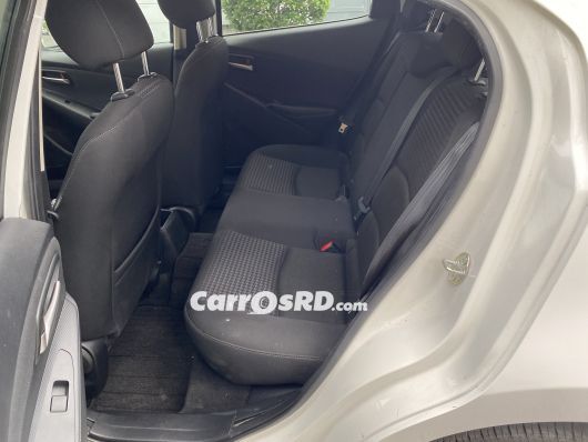 Mazda Demio Carros en venta