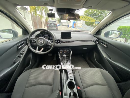 Mazda Demio Carros en venta