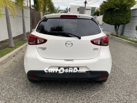 Mazda Demio Carros en venta