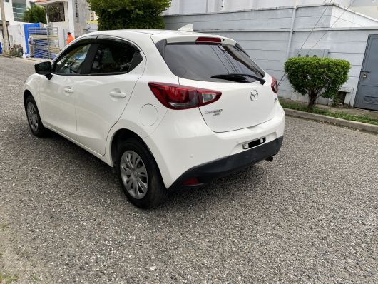 Mazda Demio Básico