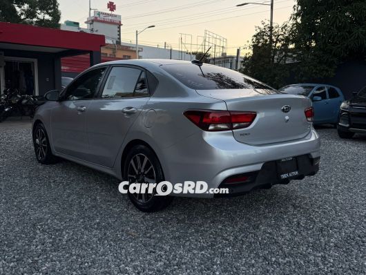 Kia Rio Carros en venta