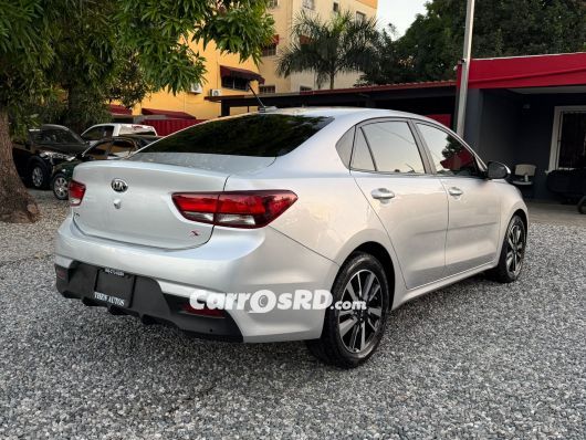 Kia Rio Carros en venta