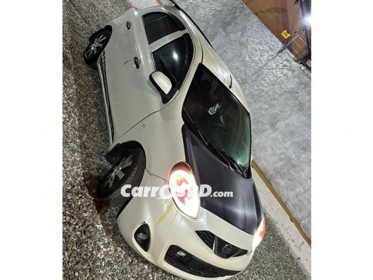 Nissan March Hatchback en venta