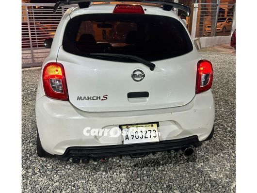 Nissan March Hatchback en venta