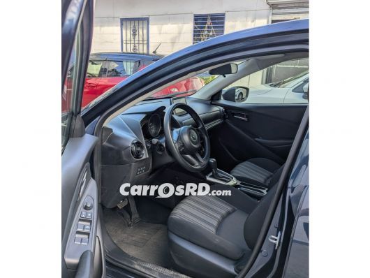 Mazda 2 Carros en venta