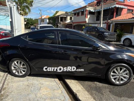 Hyundai Elantra Carros en venta