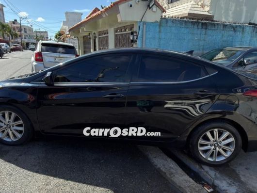 Hyundai Elantra Carros en venta