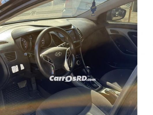 Hyundai Elantra Carros en venta