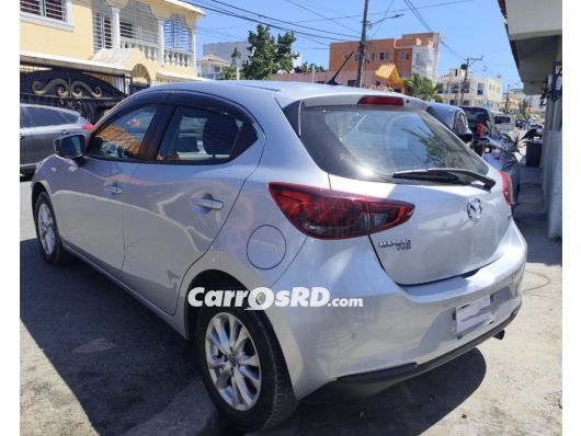 Mazda 2 Carros en venta