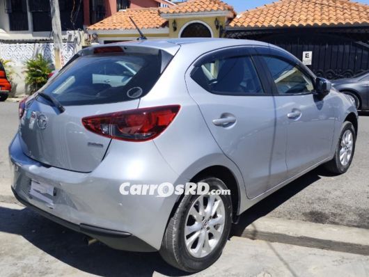 Mazda 2 Carros en venta