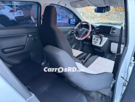 Daihatsu Mira Hatchback en venta