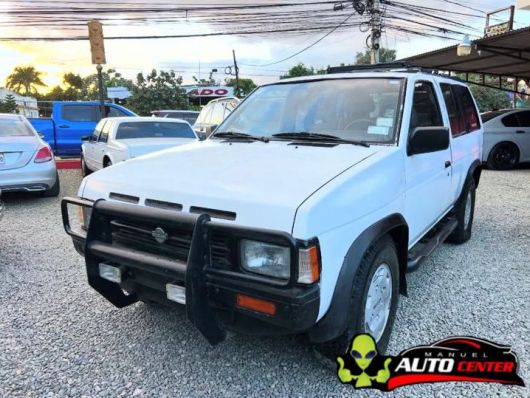 Nissan Pathfinder SE en venta