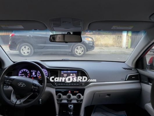 Hyundai Elantra Carros en venta