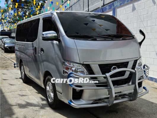Nissan NV Autobus en venta