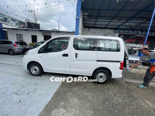 Nissan NV Minivan en venta