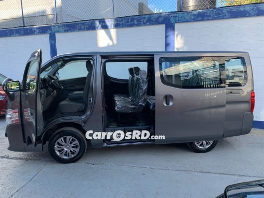 Nissan NV Autobus en venta