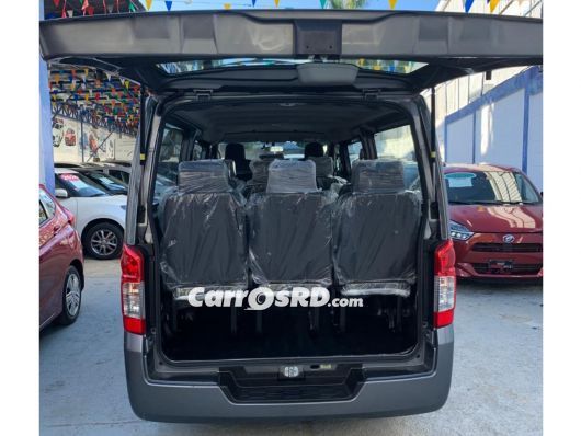 Nissan NV Autobus en venta