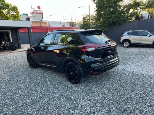Nissan Kicks SR