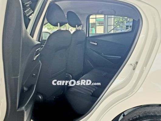 Mazda 2 Carros en venta