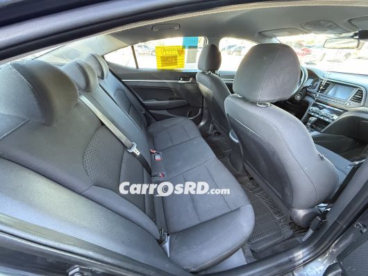 Hyundai Elantra Carros en venta