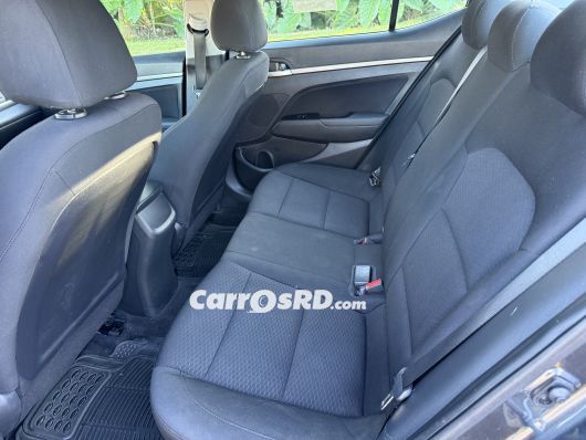 Hyundai Elantra Carros en venta