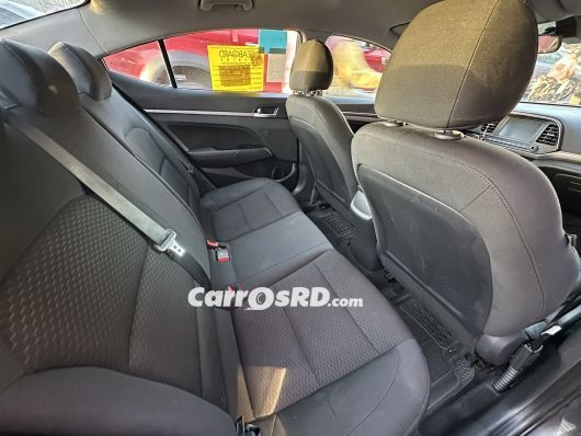 Hyundai Elantra Carros en venta