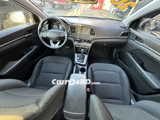 Hyundai Elantra Carros en venta