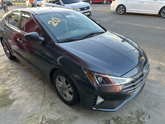 Hyundai Elantra SEL en venta
