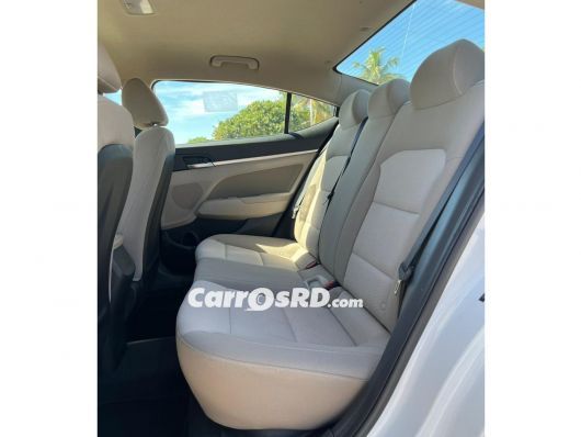 Hyundai Elantra Carros en venta