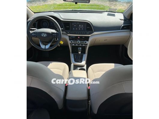 Hyundai Elantra Carros en venta