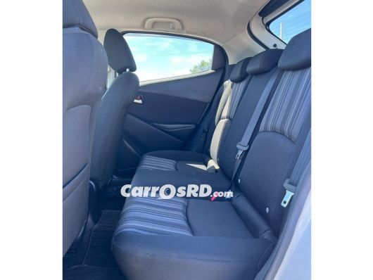 Mazda 2 Carros en venta