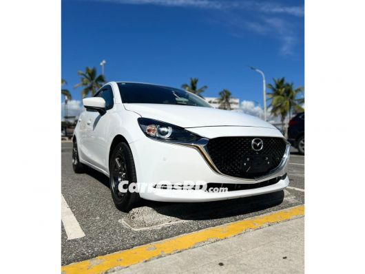 Mazda 2 Carros en venta