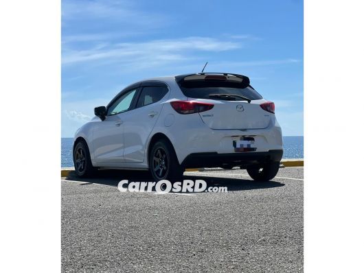 Mazda 2 Carros en venta