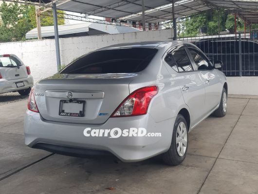 Nissan Versa Carros en venta