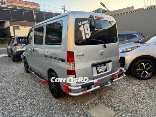 Toyota Town Ace Minivan en venta