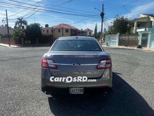 Ford Taurus Carros en venta