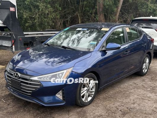 Hyundai Elantra Carros en venta