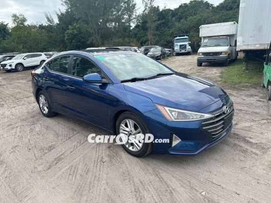 Hyundai Elantra Carros en venta